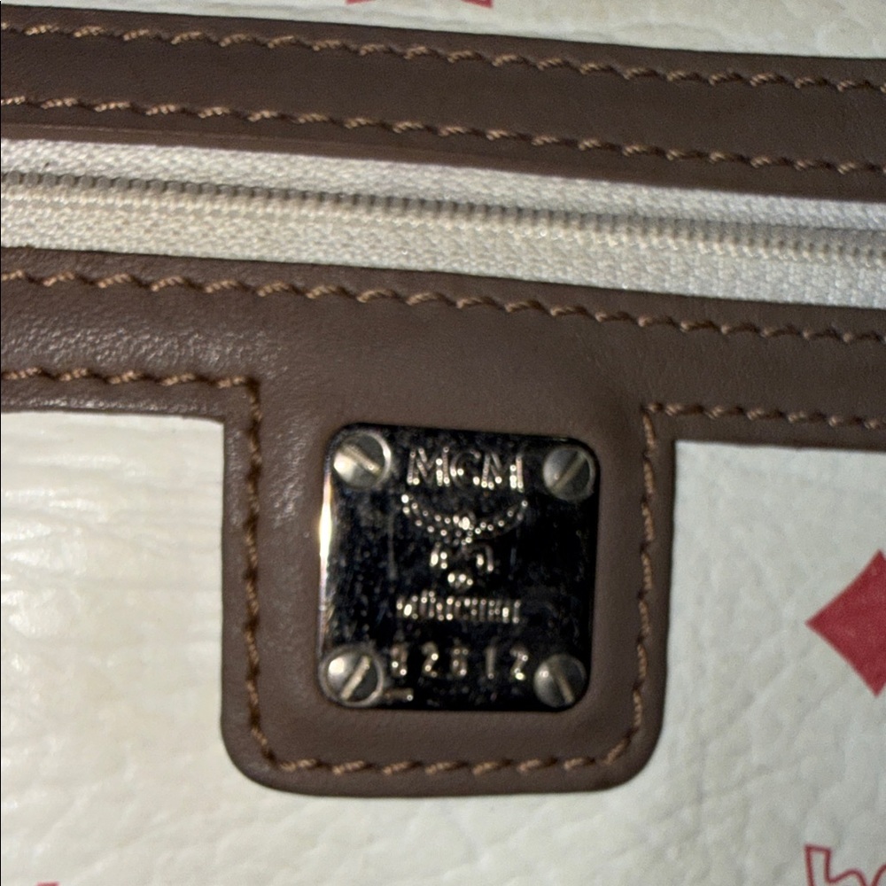 MCM limited edition, princess, lion  White and Brown Tote Bag EUC - Picture 11 of 17